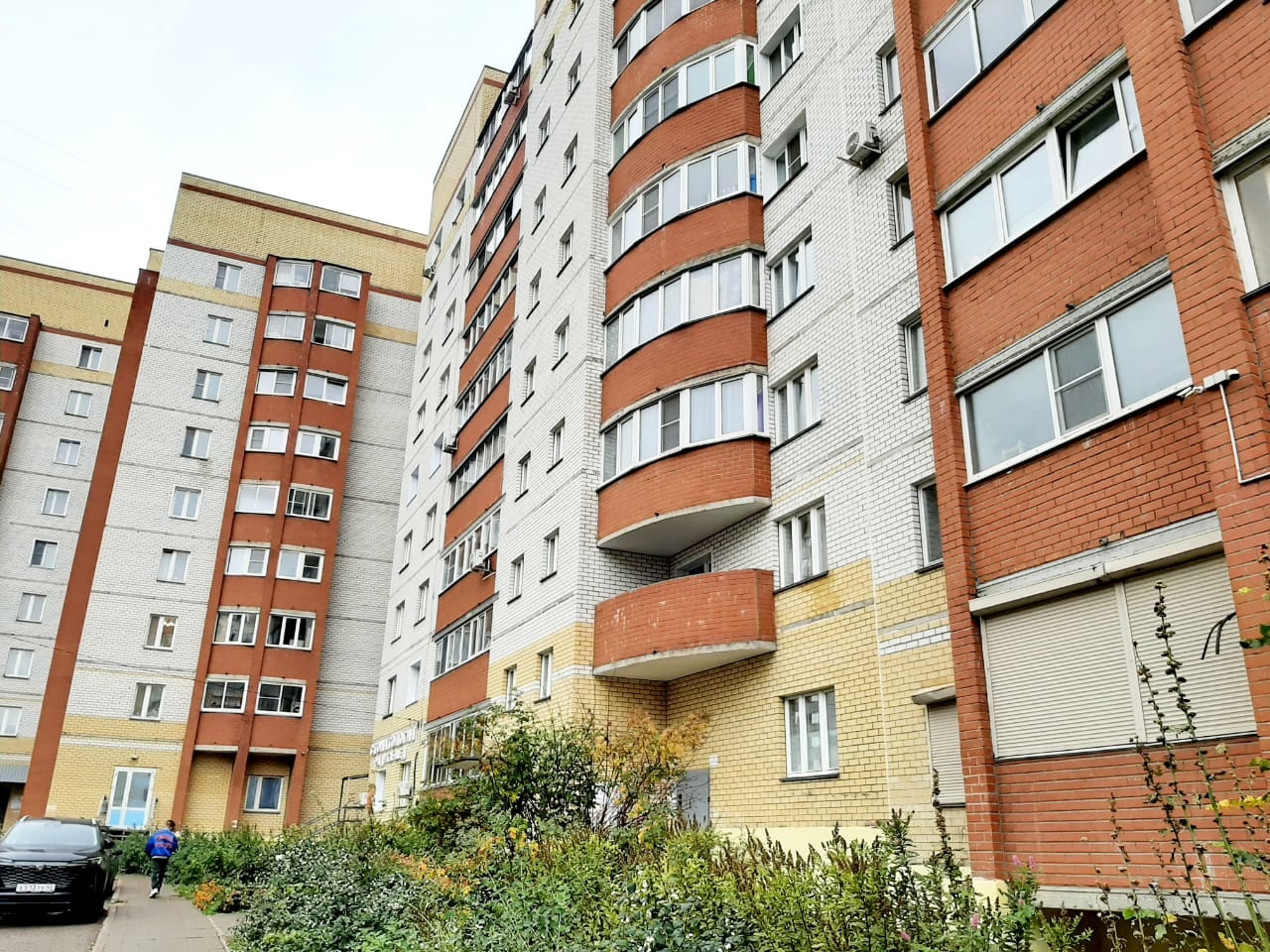 Продается уютная однокомнатная квартира в активном районе города!
Представляю вашему вниманию отличную возможность приобрести комфортную однокомнатную квартиру по адресу: ул. Ленина, 190. 
Дом кирпичный, построен в 2011 году, что гарантирует надежность и современные стандарты качества. 
Квартира рас