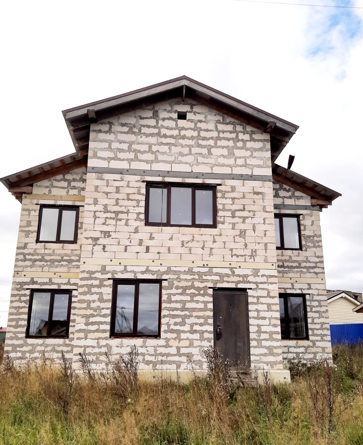 Ваш идеальный дом в Трушково: уют и комфорт рядом с городом!
ПОДХОДИТ ПОД СЕЛЬСКУЮ ИПОТЕКУ-3%
Представьте: тихий уголок природы, где городская суета остается позади, а все необходимое — под рукой. 
Продается просторный 2-этажный дом в черновой отделке, расположенный в живописном Трушково. Это идеа