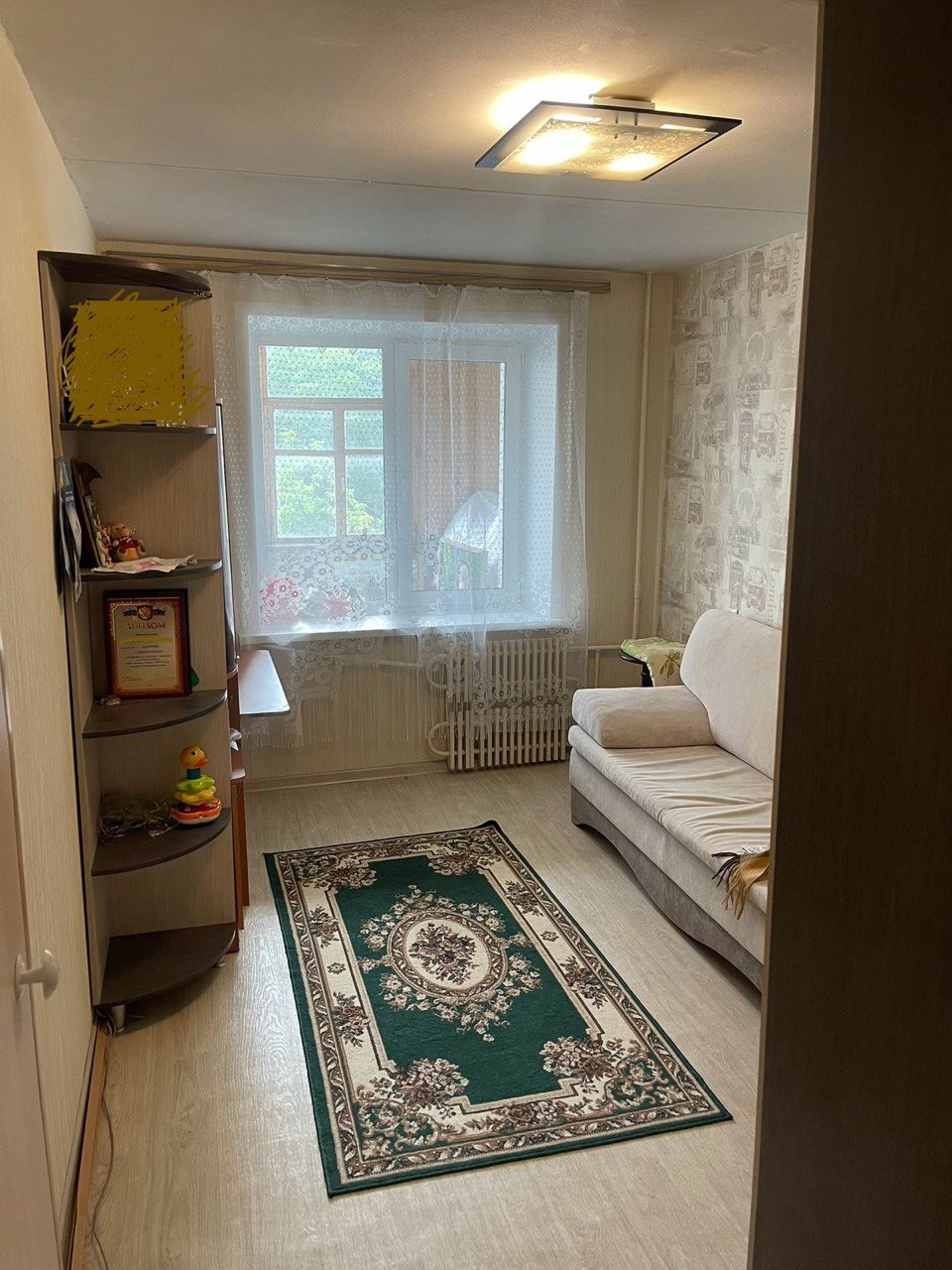 Компания METROOM предлагает вашему вниманию
Отличную двухкомнатную квартиру  в кирпичном доме 1990 г.п. с удобным месторасположением в 7 мкр

Преимущества квартиры:

-планировка квартиры функциональная, ничего лишнего, площади помещений распределены очень комфортно: общ площадь 46,9кв.м. (без учета 